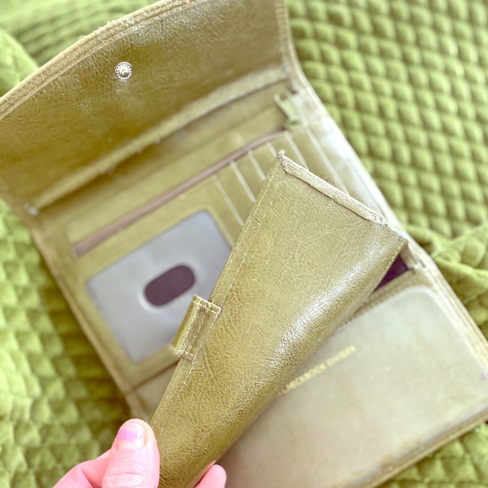 Vintage 1980s green wallet with coin pouch